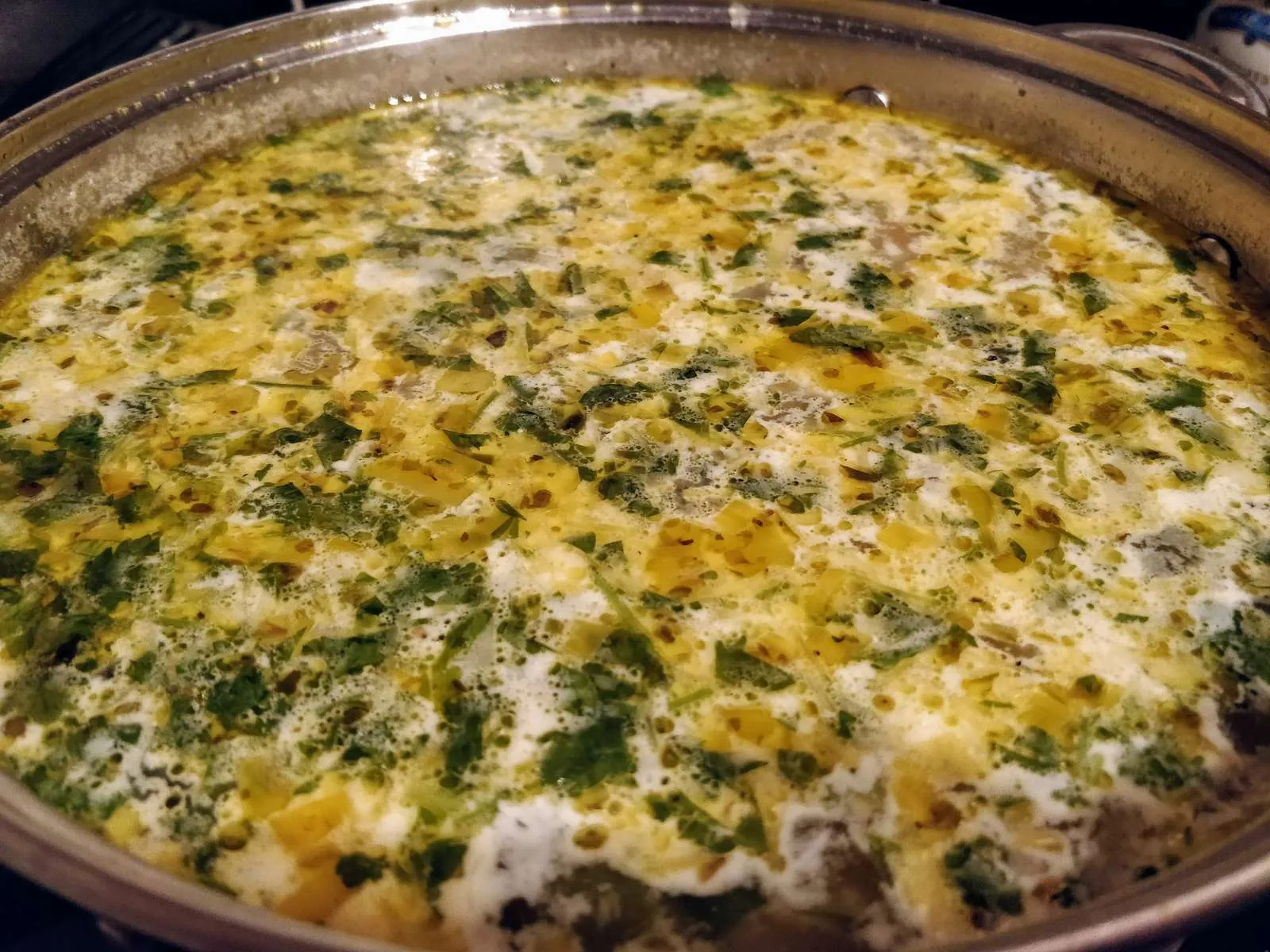 A bowl of creamy potato and leek soup